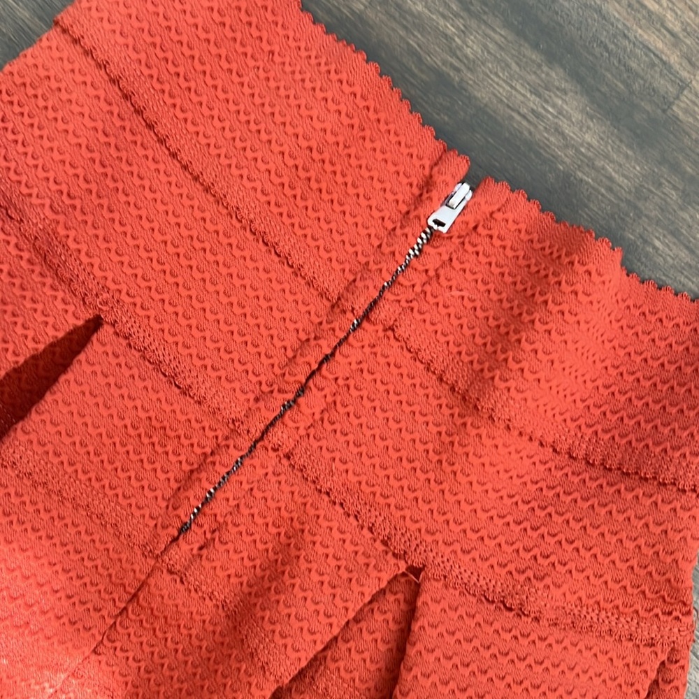 H&M Ruffle Skirt - Picture 3 of 3